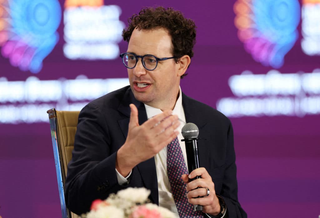 Anthropic CEO Calls for AI Industry Slowdown Amid Safety Concerns