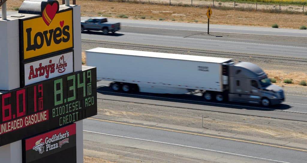 Americans' Economic Confidence Hits 10-Year Low