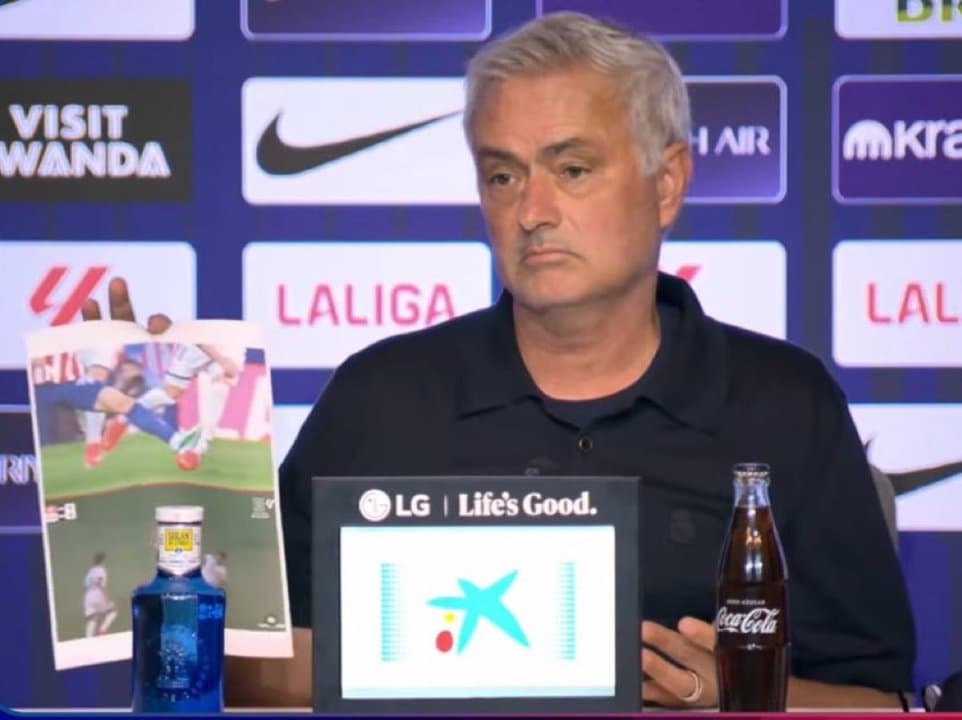 Mourinho protesta por arbitraje tras derrota del Real Madrid ante Atlético