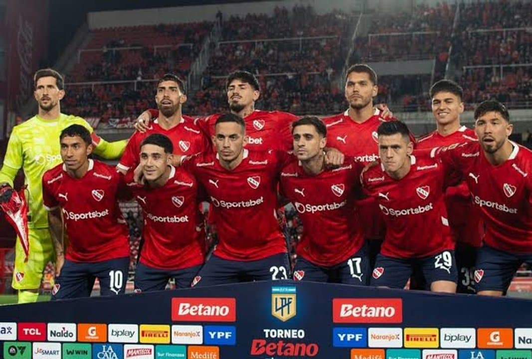 Historias de futbolistas argentinos: ascensos, Europa y veteranía en categorías menores