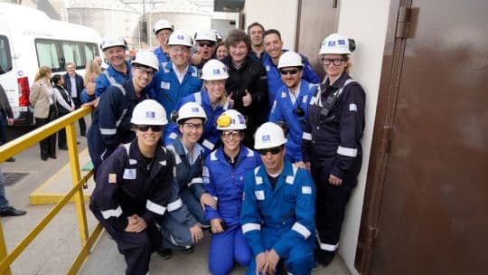 Milei recorre inversiones en Bahía Blanca bajo el régimen RIGI