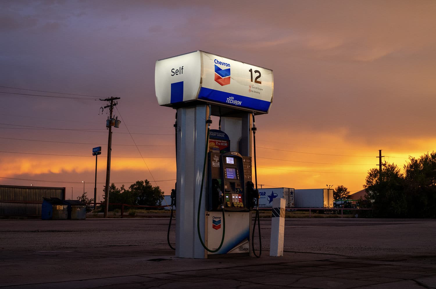 Saudi Pipeline Closure Drives Oil Prices Higher Amid Middle East Tensions