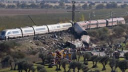 Choque de trenes en España: 69 muertos, hallado argentino desaparecido
