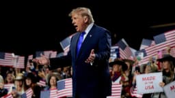 Trump rechaza frenar la IA y advierte sobre competencia con China