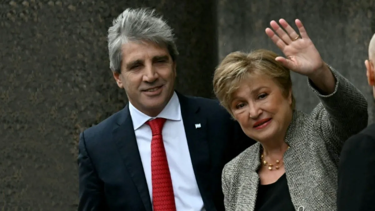 FMI llega a Argentina para tercera revisión del programa económico