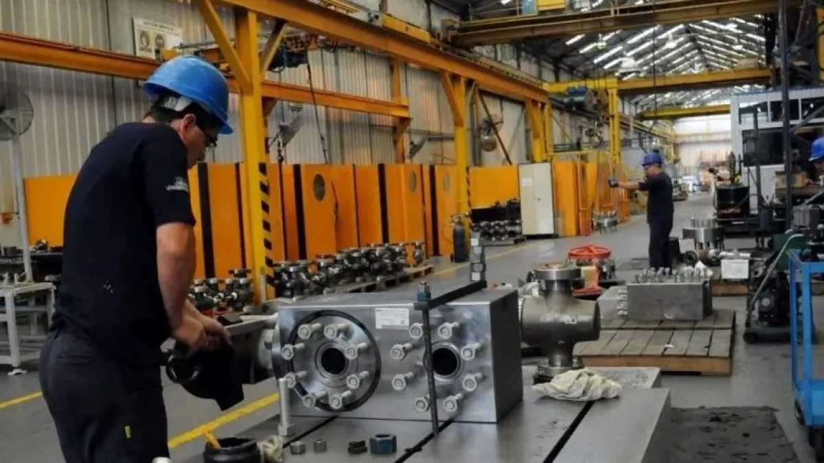 Economía cayó 1,7% interanual en agosto, con crecimiento marginal mensual