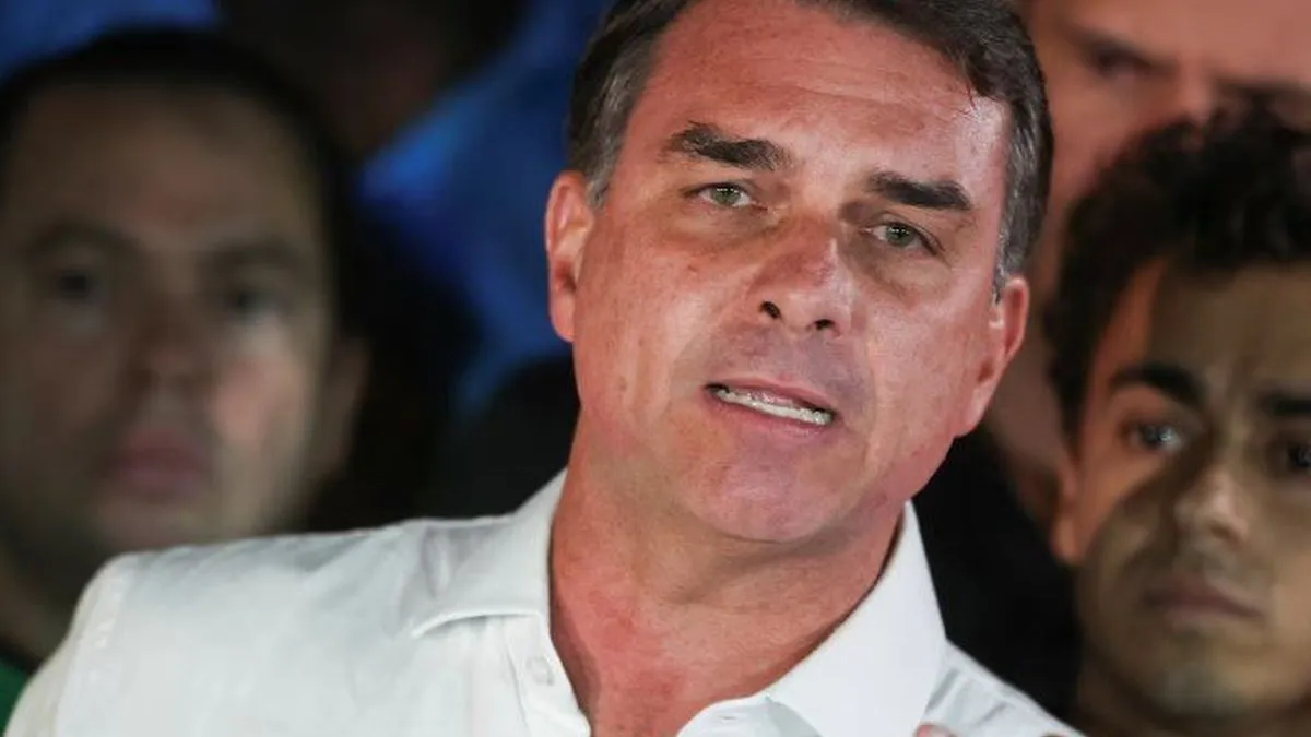 Flávio Bolsonaro huyó de Brasil vía Argentina hacia Estados Unidos