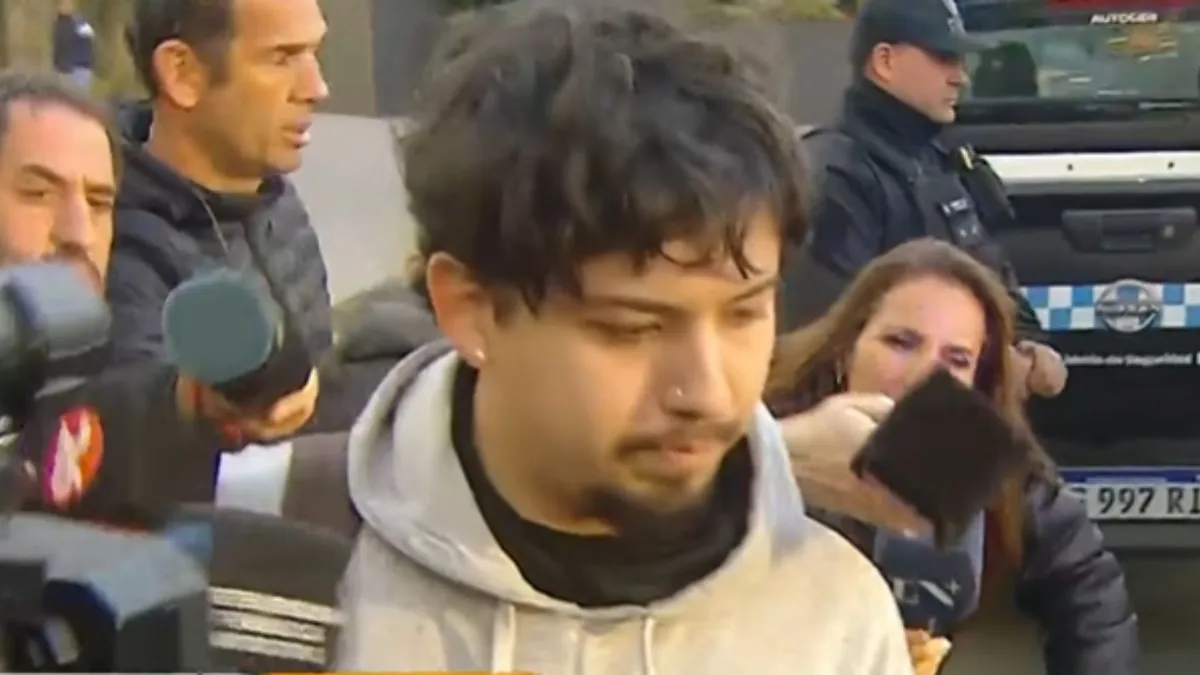 Gustavo Sofovich chocó contra una moto en Palermo