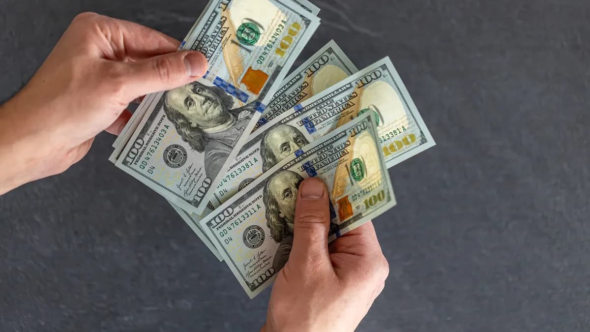 El dólar oficial alcanza nuevos récords; tarjeta supera los $2.000