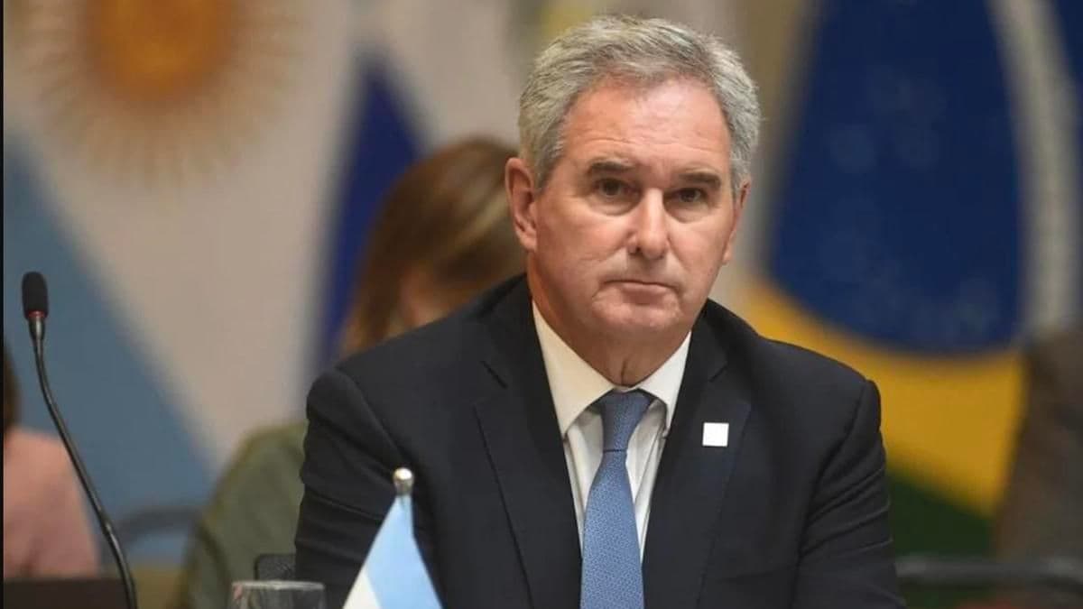 Argentina impulsa arbitraje internacional por Malvinas; Reino Unido lo rechaza
