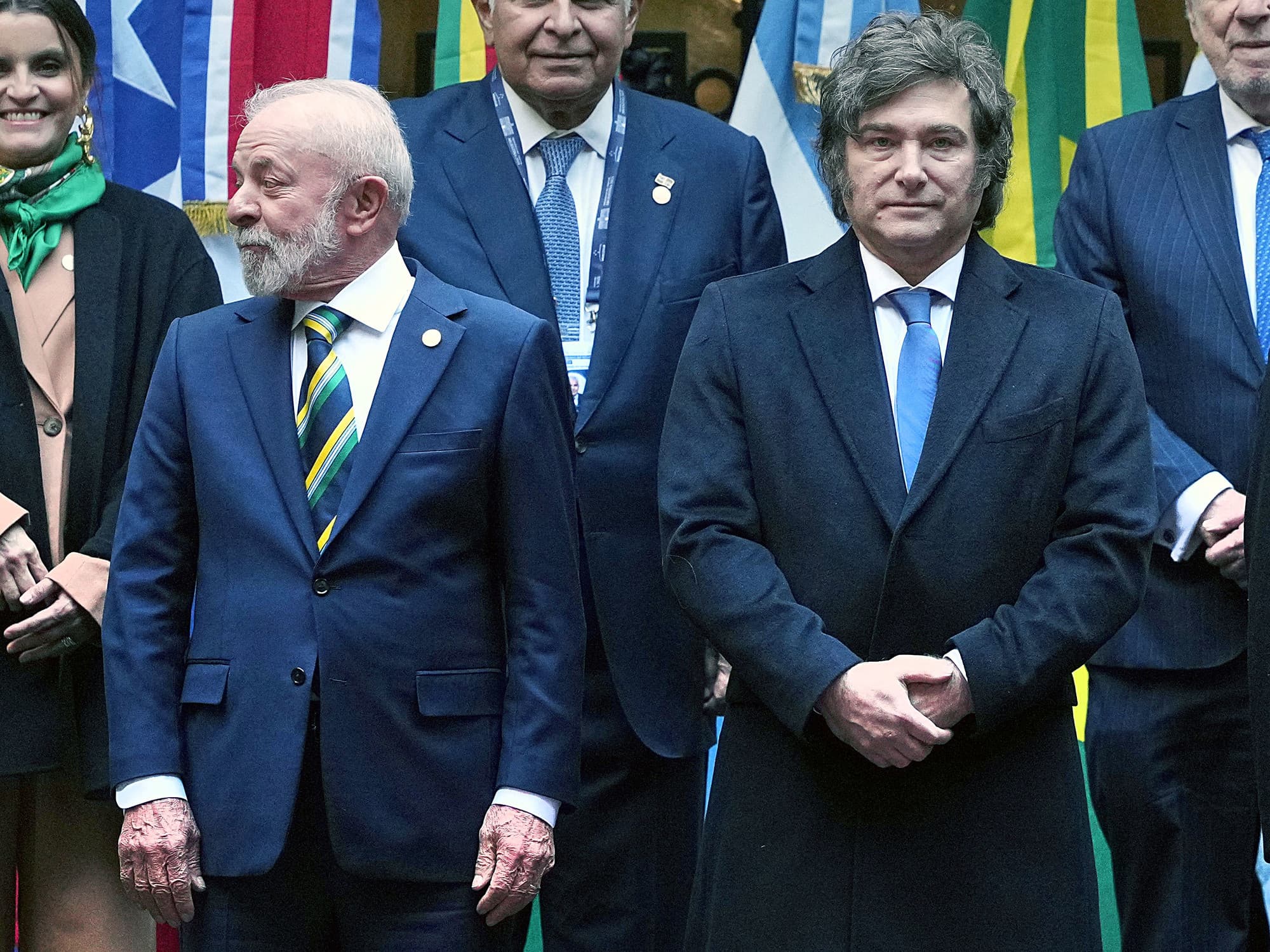 Milei continúa agenda legislativa y diplomática; critica a Lula y la prensa