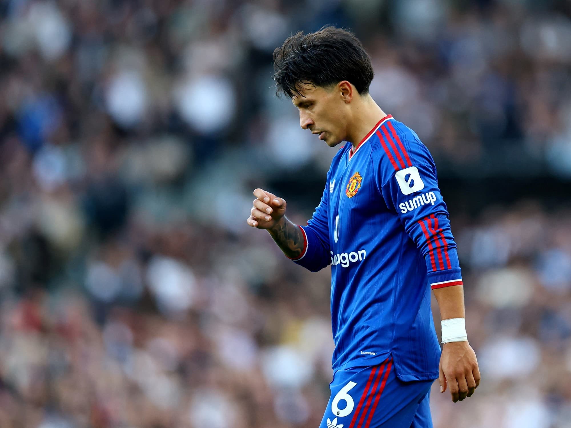 Lisandro Martínez recibe multa del Manchester United tras criticar a la dirigencia