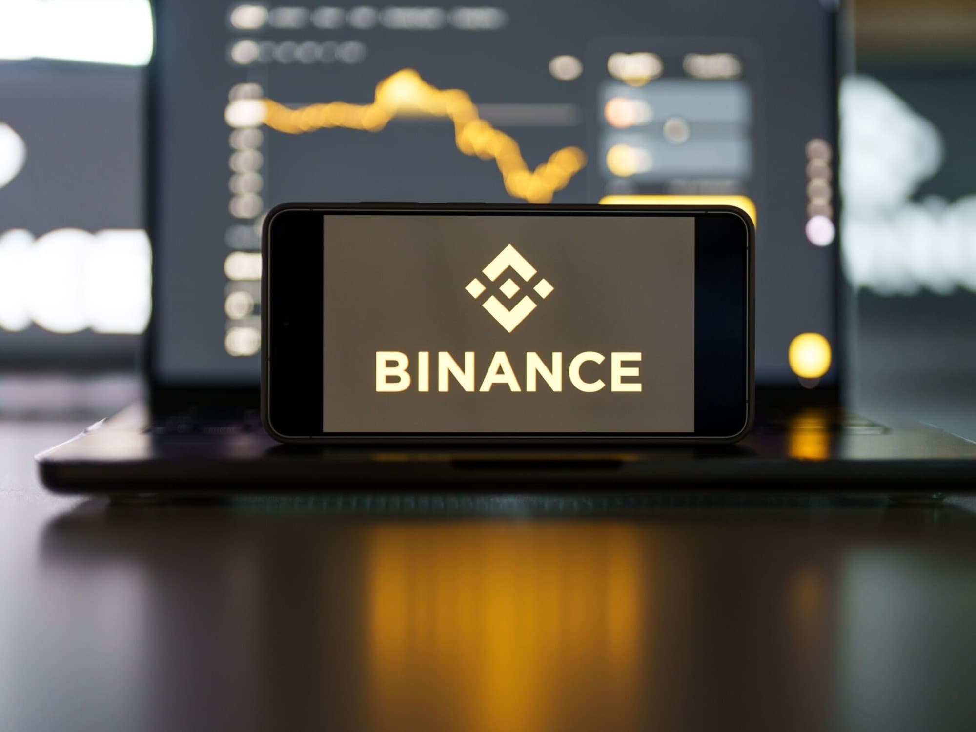 Hackeo a Binance de US$ 6.000 millones hunde el bitcoin a US$ 77.000